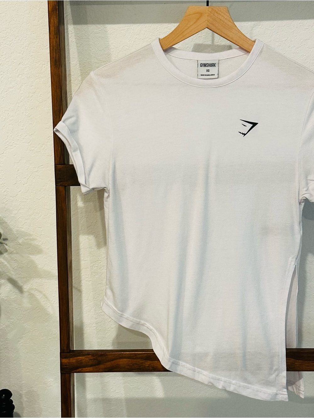 Gymshark White Rolled Sleeve Asymmetrical Hem Tee XS - Picture 3 of 11